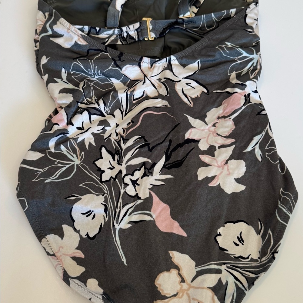 Athleta one piece bathing suit size small - Picture 2 of 7
